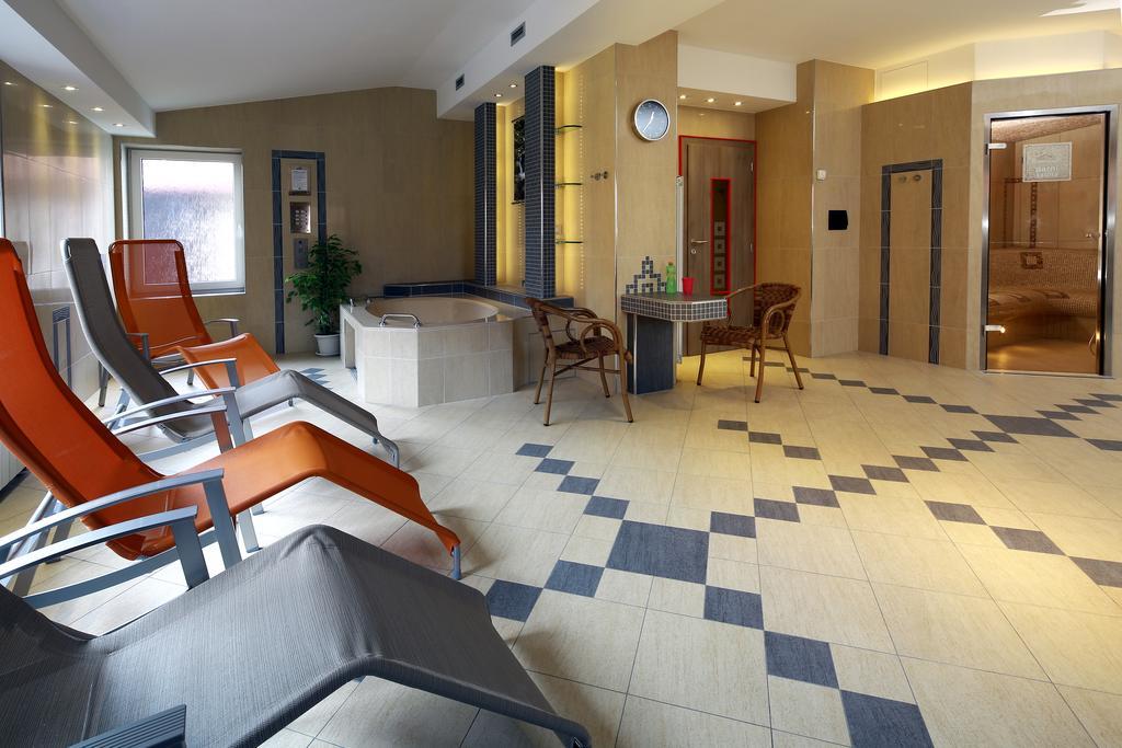 Wellness Penzion Pod Rozhlednou Kostelec nad Orlici Екстер'єр фото
