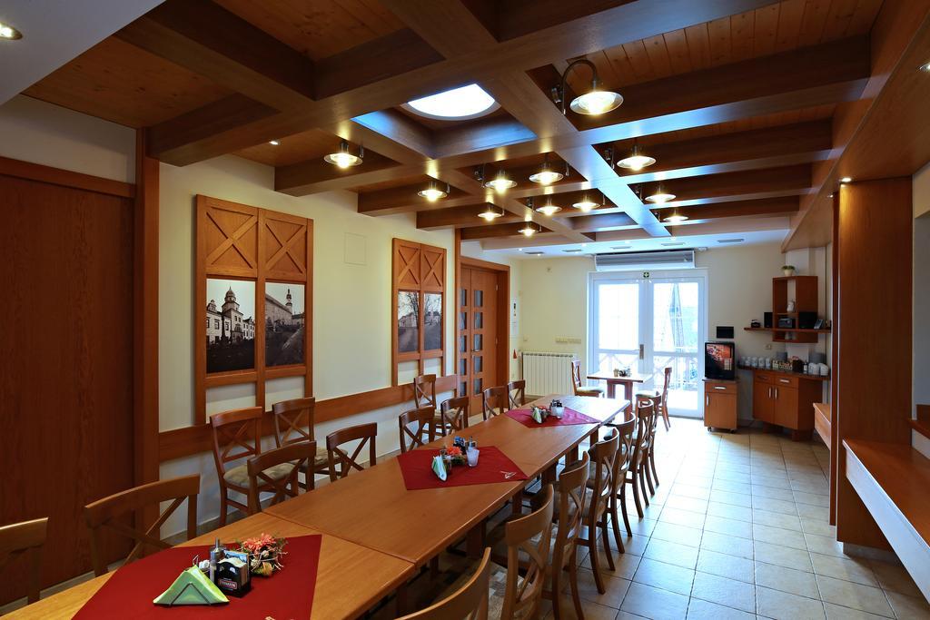 Wellness Penzion Pod Rozhlednou Kostelec nad Orlici Екстер'єр фото