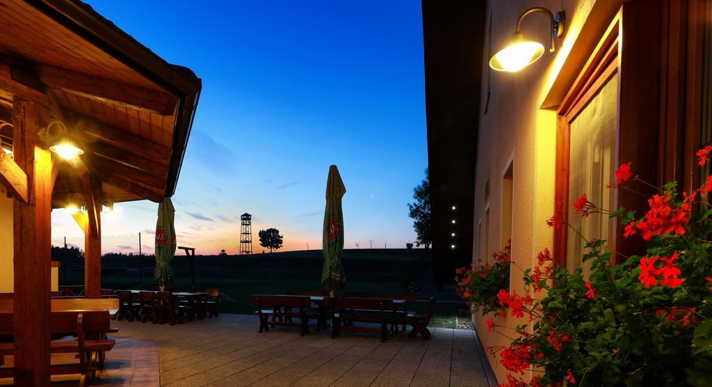 Wellness Penzion Pod Rozhlednou Kostelec nad Orlici Екстер'єр фото