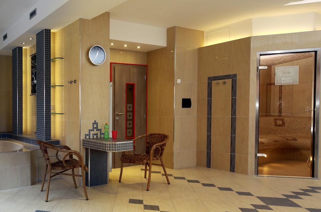 Wellness Penzion Pod Rozhlednou Kostelec nad Orlici Екстер'єр фото