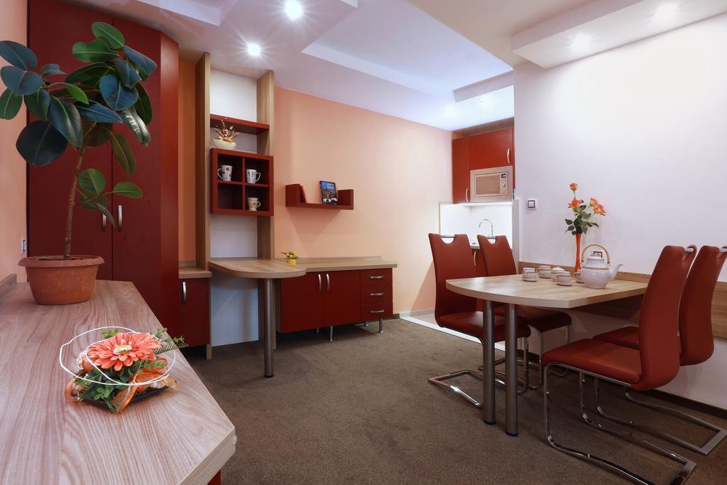 Wellness Penzion Pod Rozhlednou Kostelec nad Orlici Екстер'єр фото